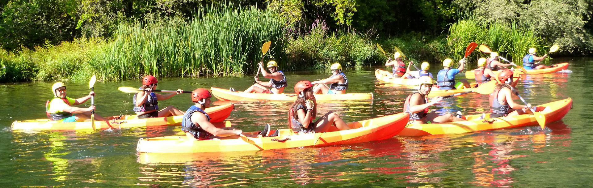Grupo en actividad de aventura