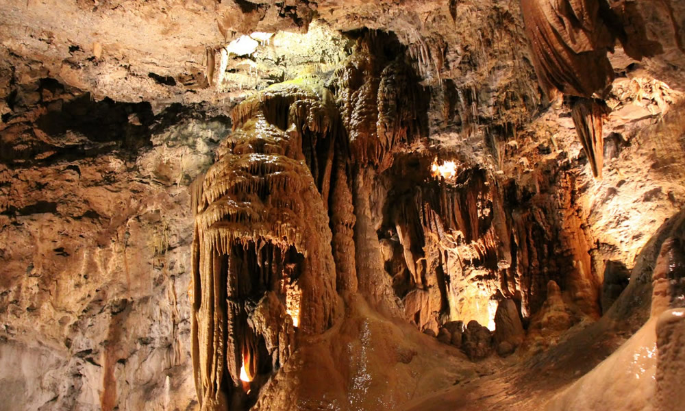 Cueva de Valporquero